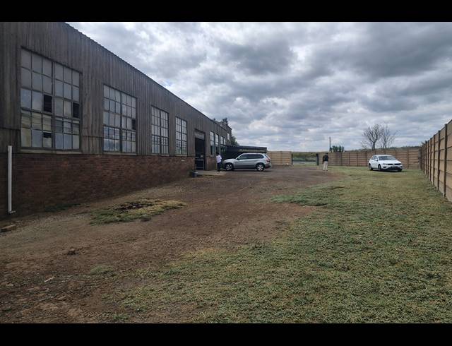 700M² WAREHOUSE FOR SALE IN MARIEVALE